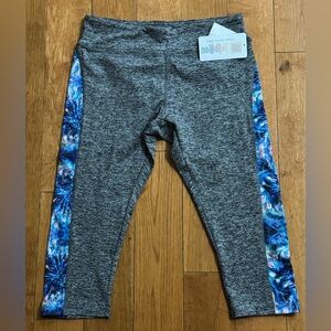LuLaRoe Jade womens athletic capri leggings gray/blue size L moisture wicking.